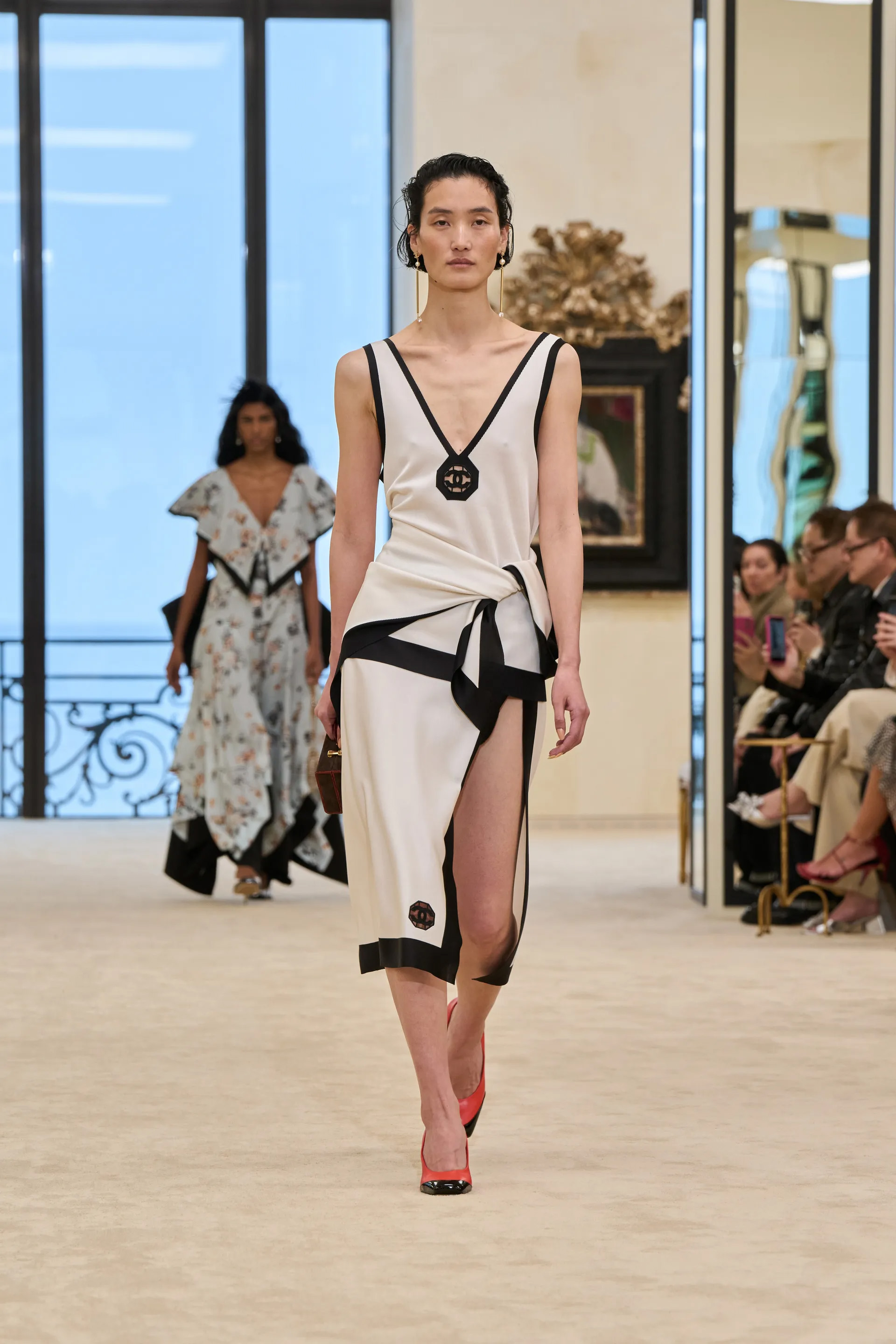 Chanel, Christian Dior, Gucci, Louis Vuitton зэрэг брэндүүд Resort загваруудаа танилцууллаа (фото 3)