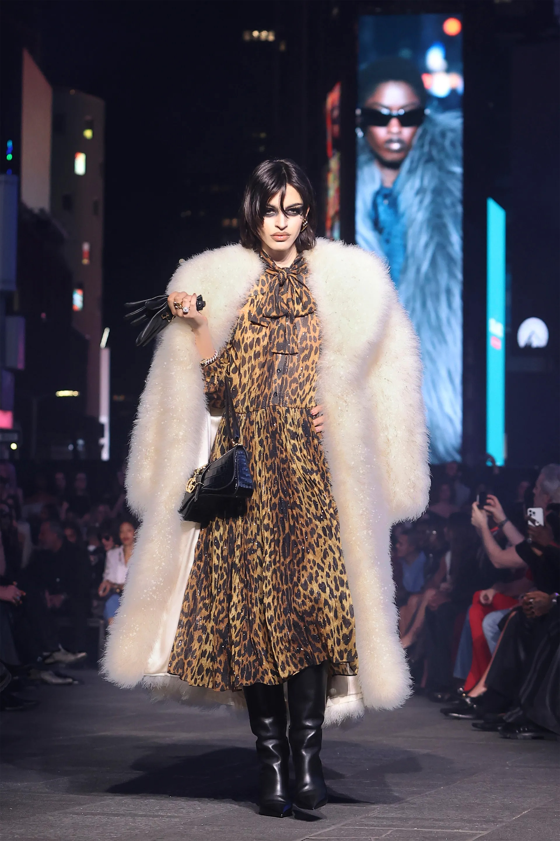 Chanel, Christian Dior, Gucci, Louis Vuitton зэрэг брэндүүд Resort загваруудаа танилцууллаа (фото 13)