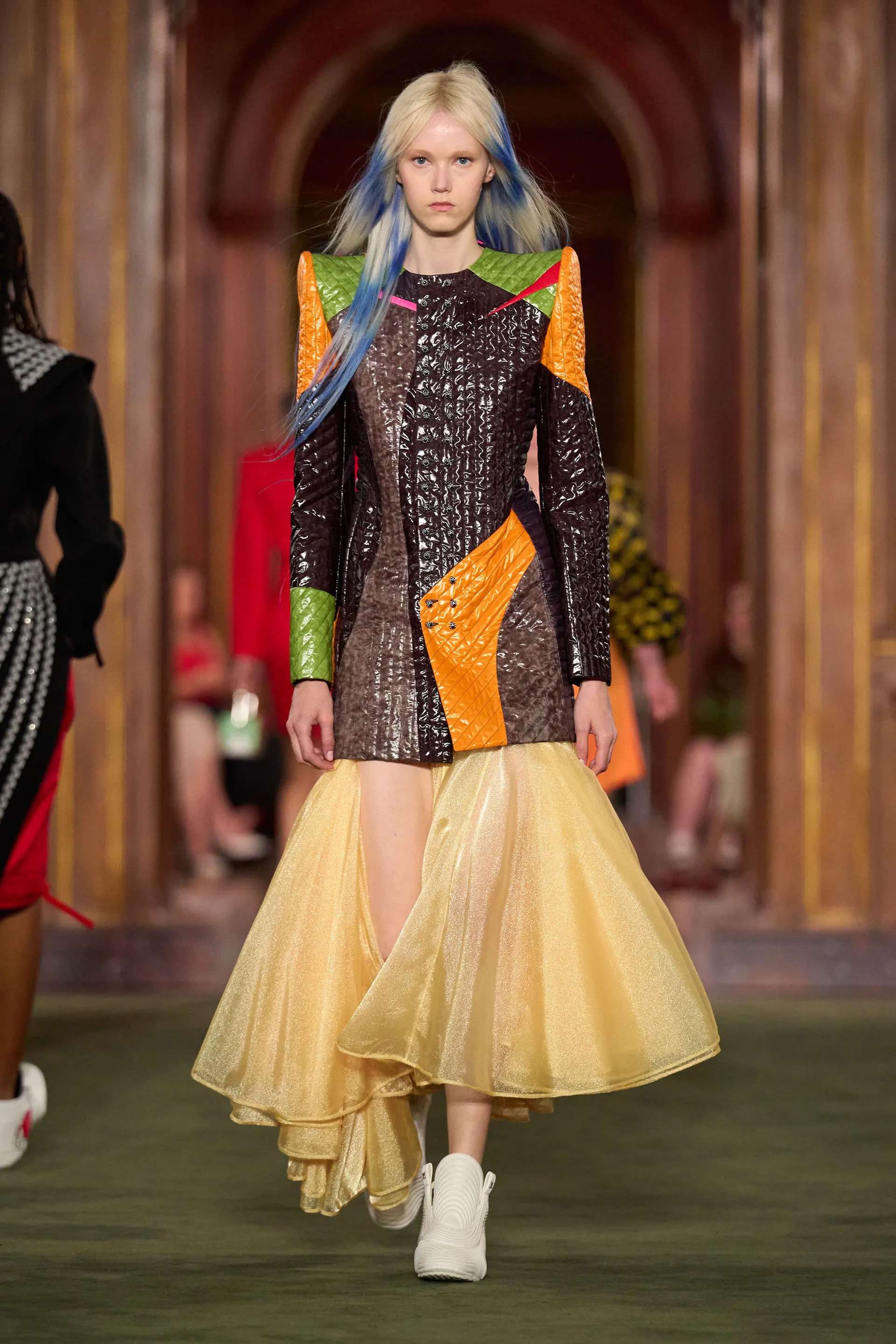 Chanel, Christian Dior, Gucci, Louis Vuitton зэрэг брэндүүд Resort загваруудаа танилцууллаа (фото 28)