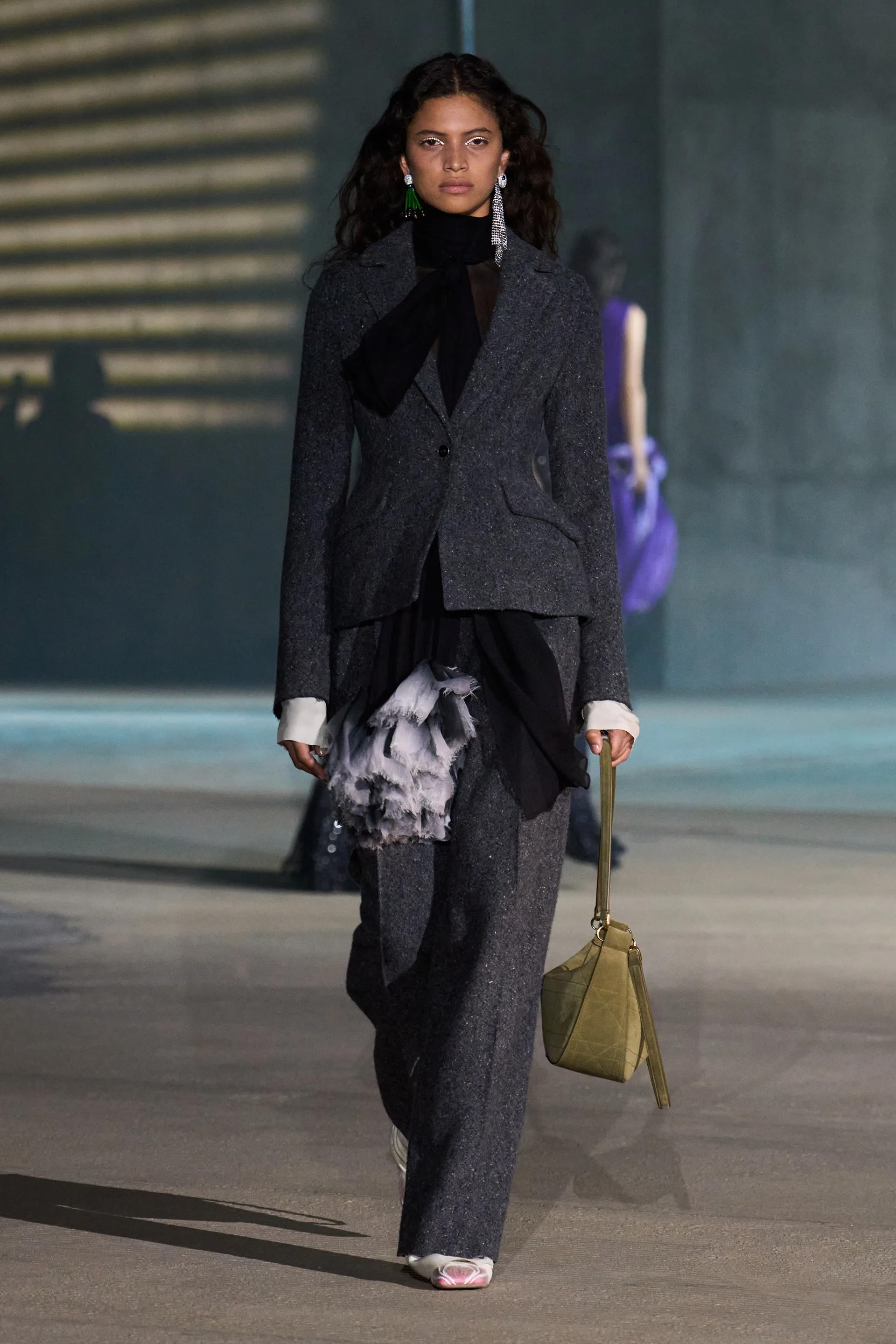 Chanel, Christian Dior, Gucci, Louis Vuitton зэрэг брэндүүд Resort загваруудаа танилцууллаа (фото 20)