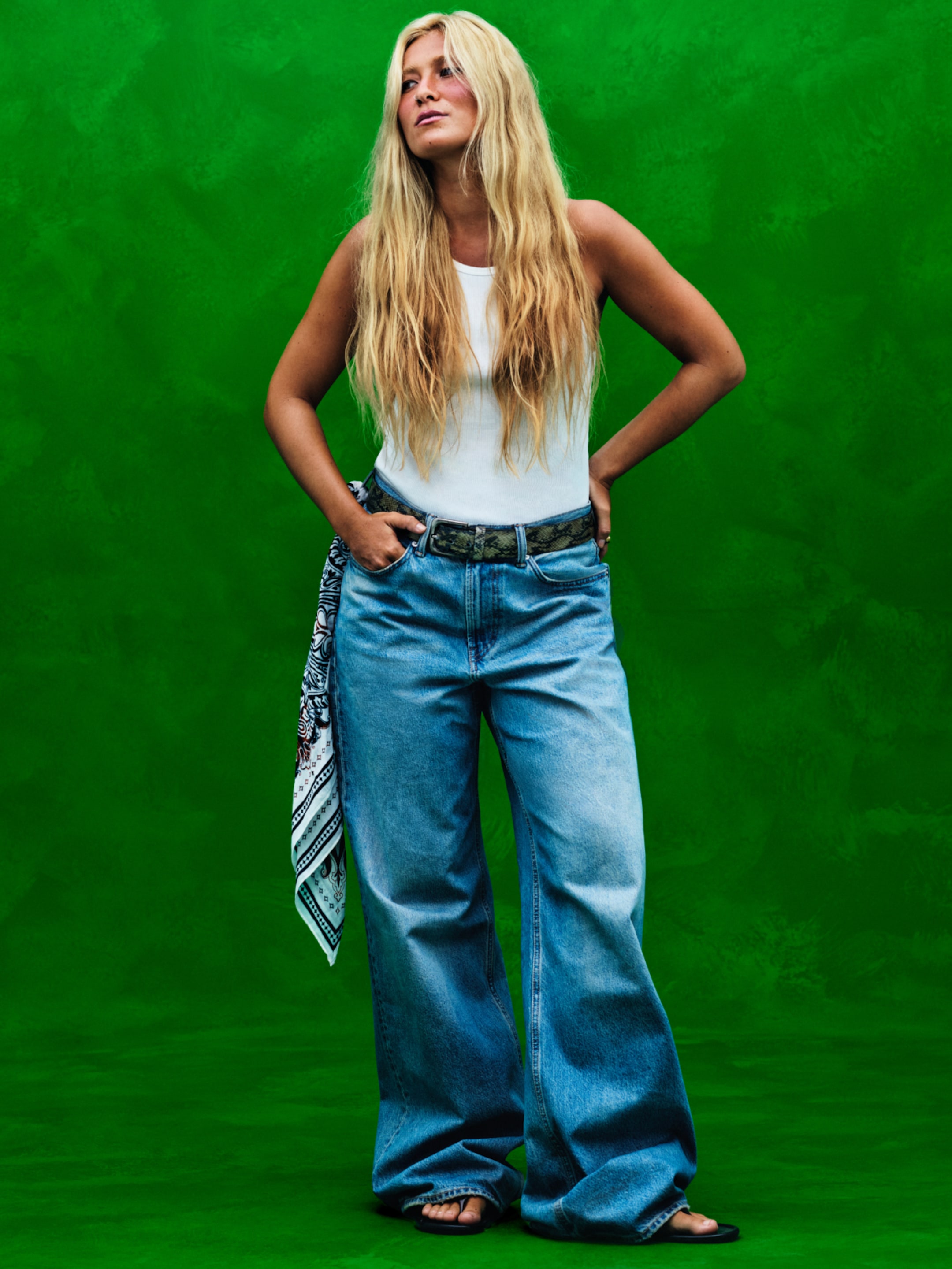 H&M брэнд fast fashion өнгө төрхөө шинэчлэхээр бэлдээд байна (фото 14)