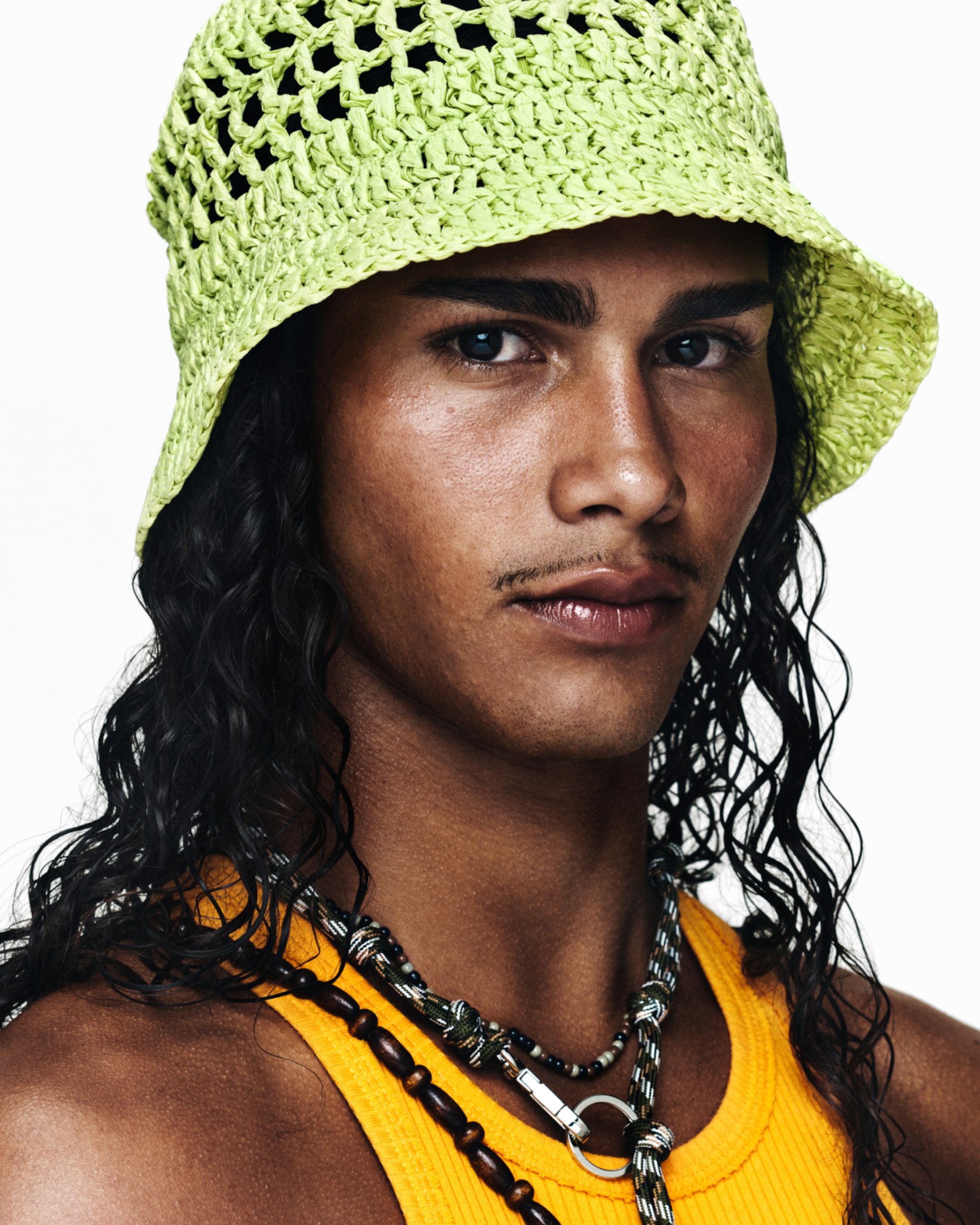H&M брэнд fast fashion өнгө төрхөө шинэчлэхээр бэлдээд байна (фото 10)