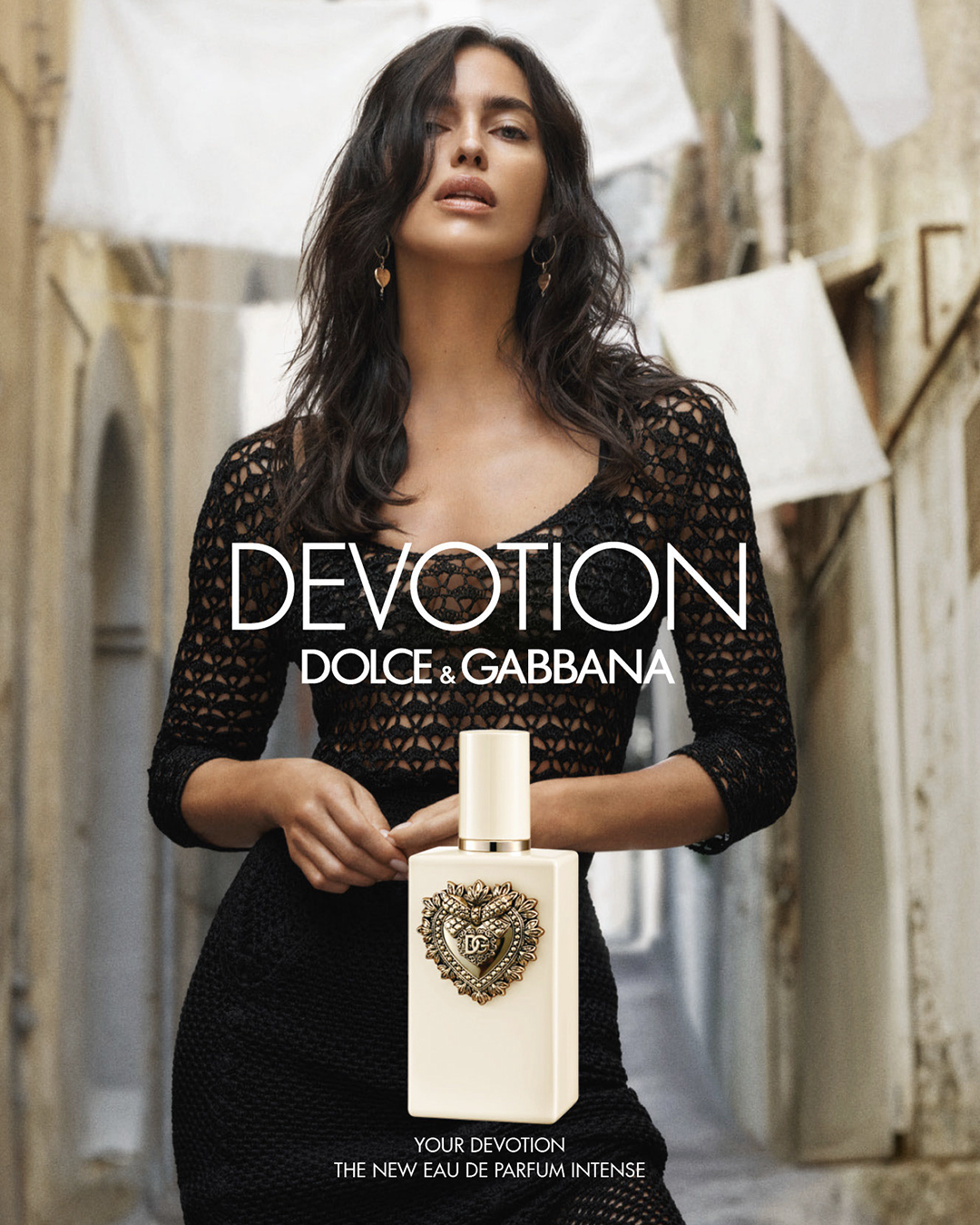 Dolce & Gabbana New Devotion үнэртэй усны сурталчилгаанд Ирина Шейк тоглолоо (фото 1)