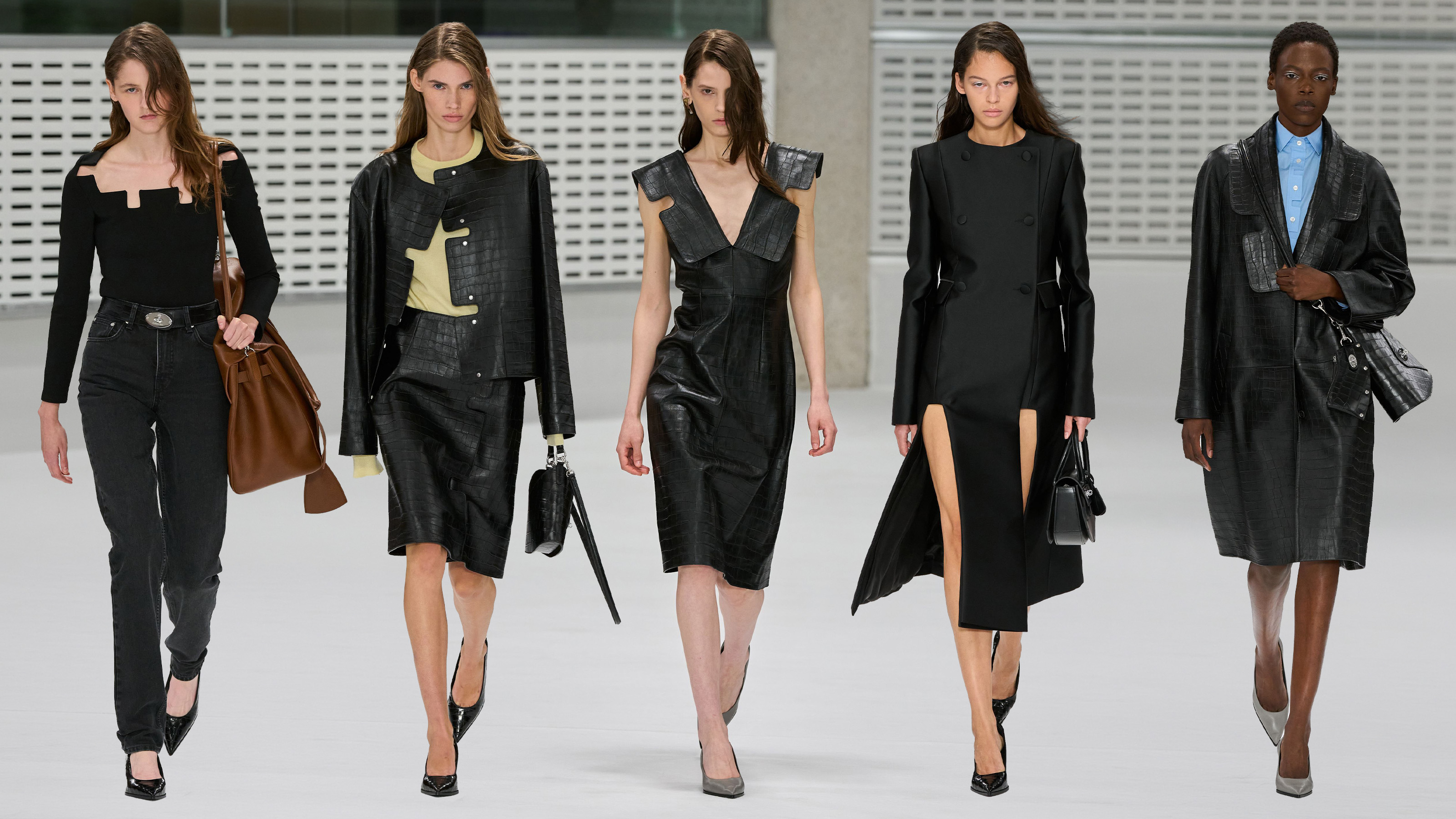 Mulberry SS2027 шоунд хүрэлцэн ирсэн тусгай зочид (фото 8)