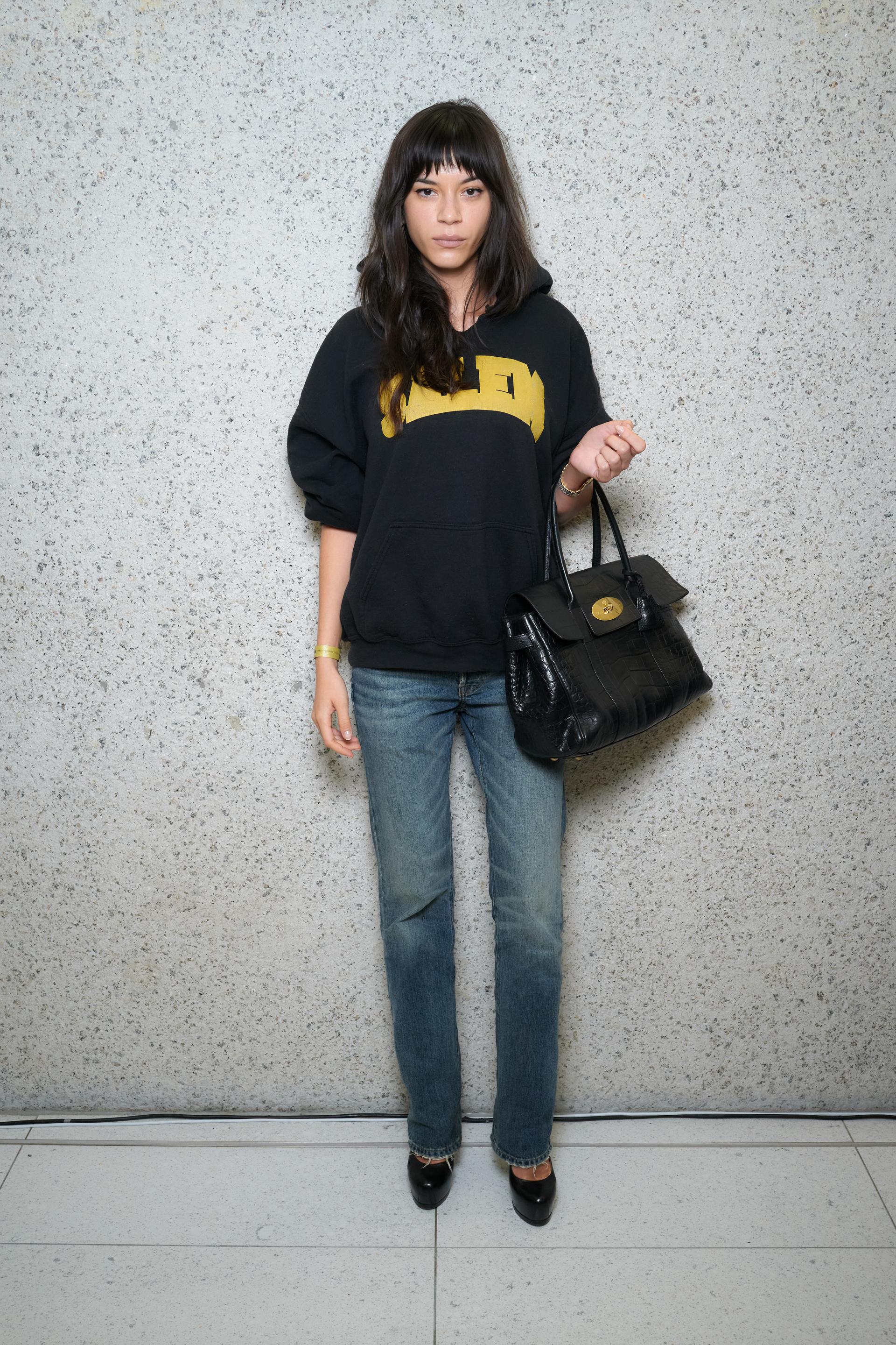 Mulberry SS2027 шоунд хүрэлцэн ирсэн тусгай зочид (фото 42)
