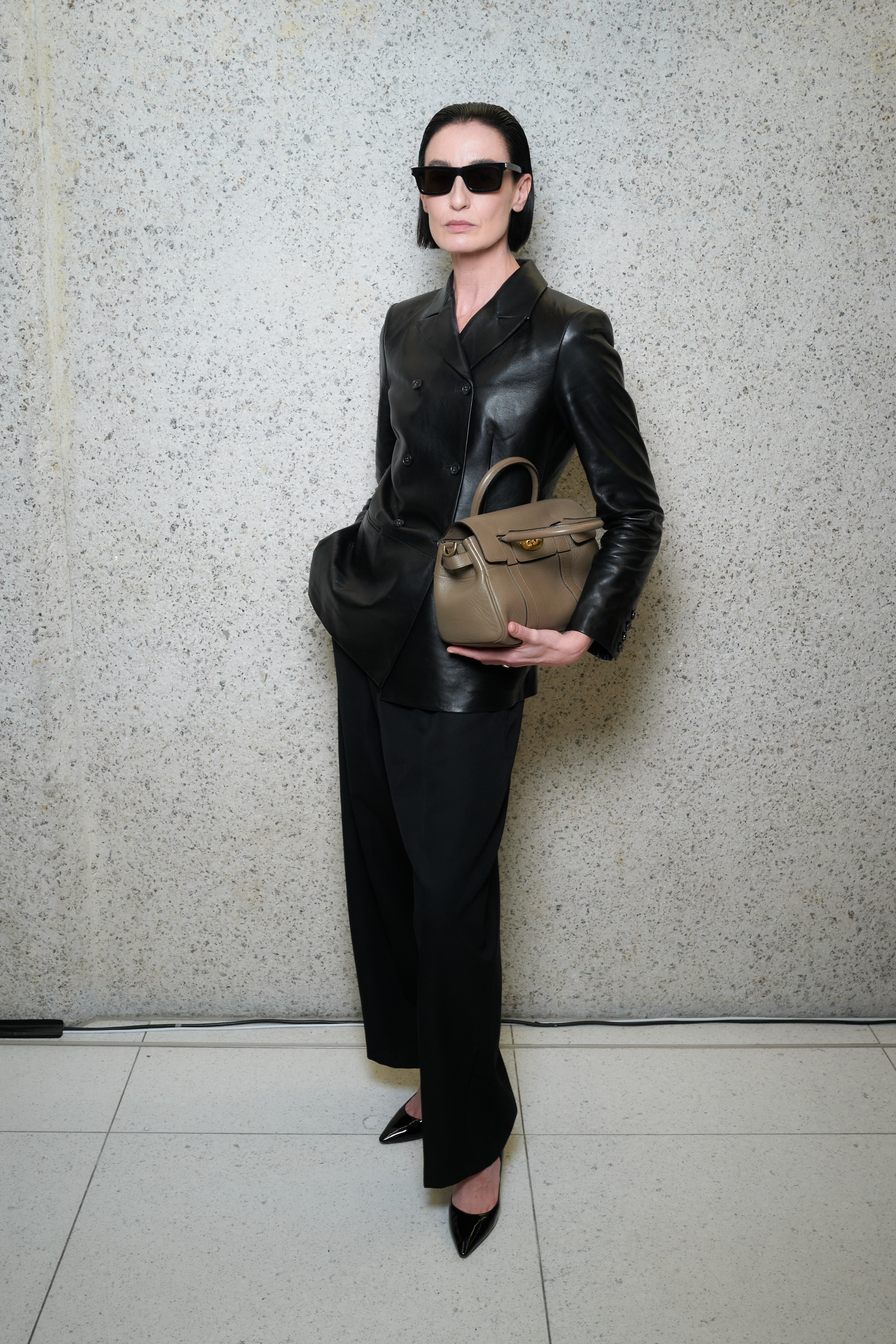Mulberry SS2027 шоунд хүрэлцэн ирсэн тусгай зочид (фото 21)