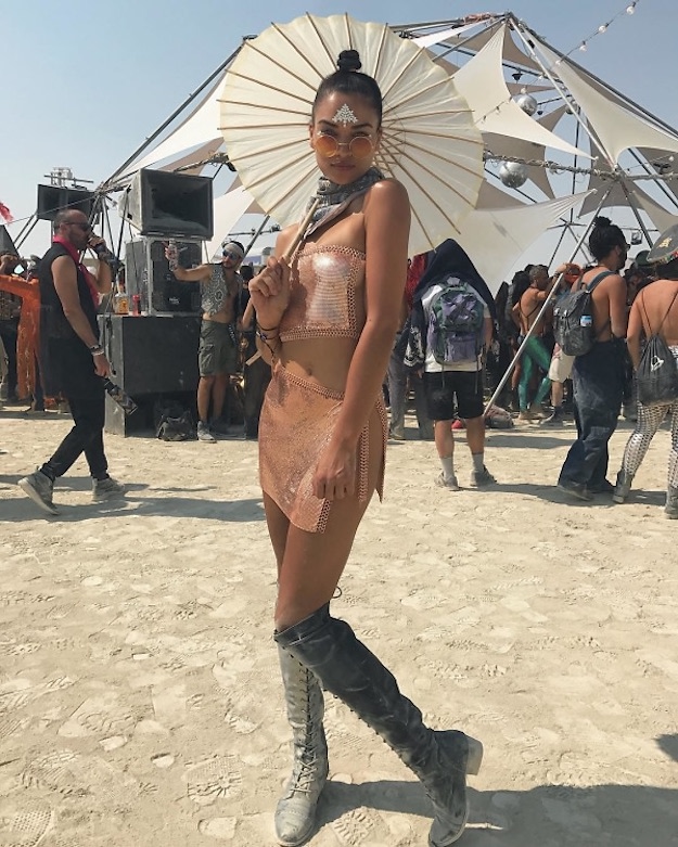 Элсэн цөл дэх street style: Burning Man 2017 наадам (фото 15)