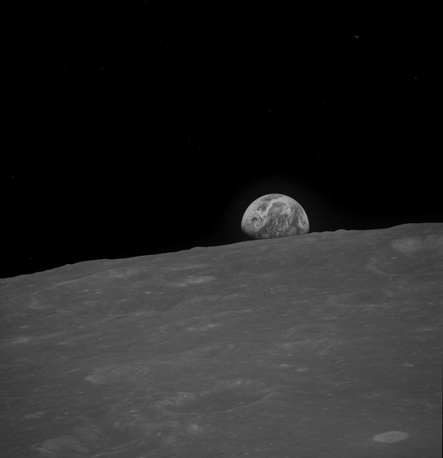 NASA сарны 8000 зургийг Flickr-т байршуулжээ (фото 1)