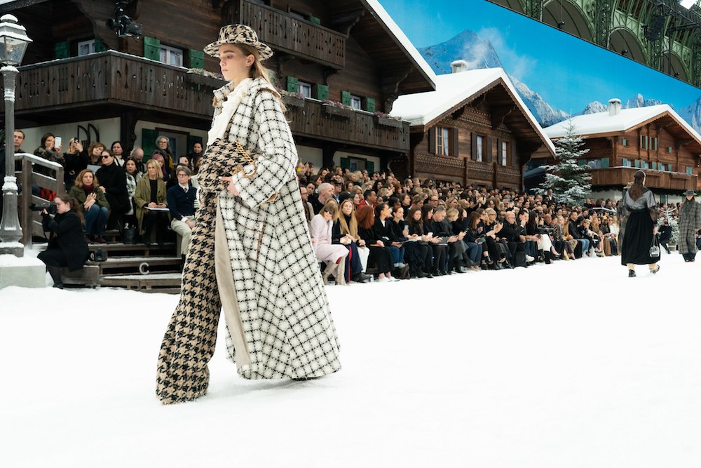 Баяртай Карл Лагерфельд: Дизайнерын Chanel-д зориулсан сүүлийн цуглуулга (фото 1)