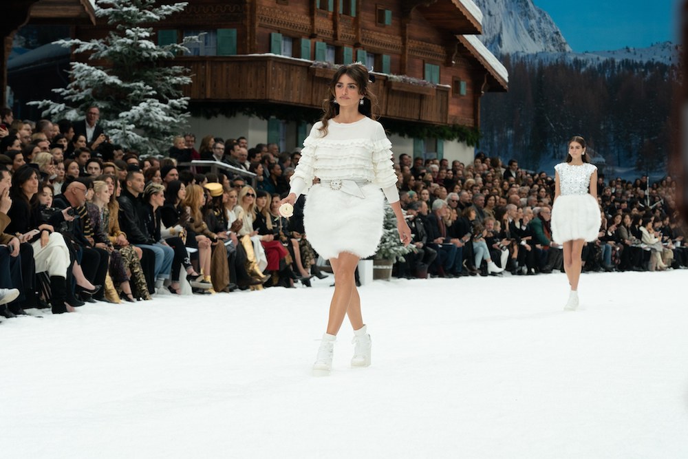 Баяртай Карл Лагерфельд: Дизайнерын Chanel-д зориулсан сүүлийн цуглуулга (фото 3)