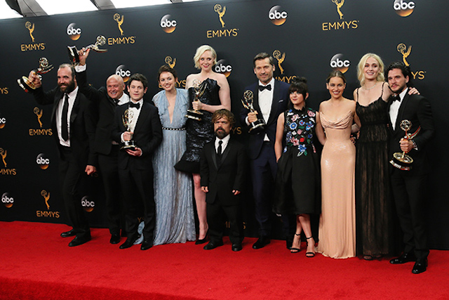 Emmy Awards 2016 шагнал гардуулах ёслолын ялагчид тодорлоо (фото 2)
