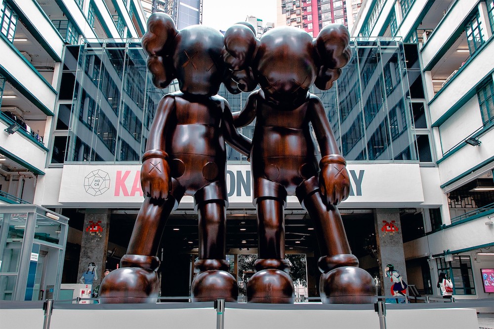 Дотроос нь харцгаая: Хонг Конгийн Art Basel дээрх KAWS-ийн үзэсгэлэн (фото 5)