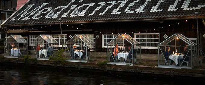 Амстердамын нэгэн ресторан цар тахлын үеэр ажиллах сонирхолтой шийдэл олжээ (фото 2)