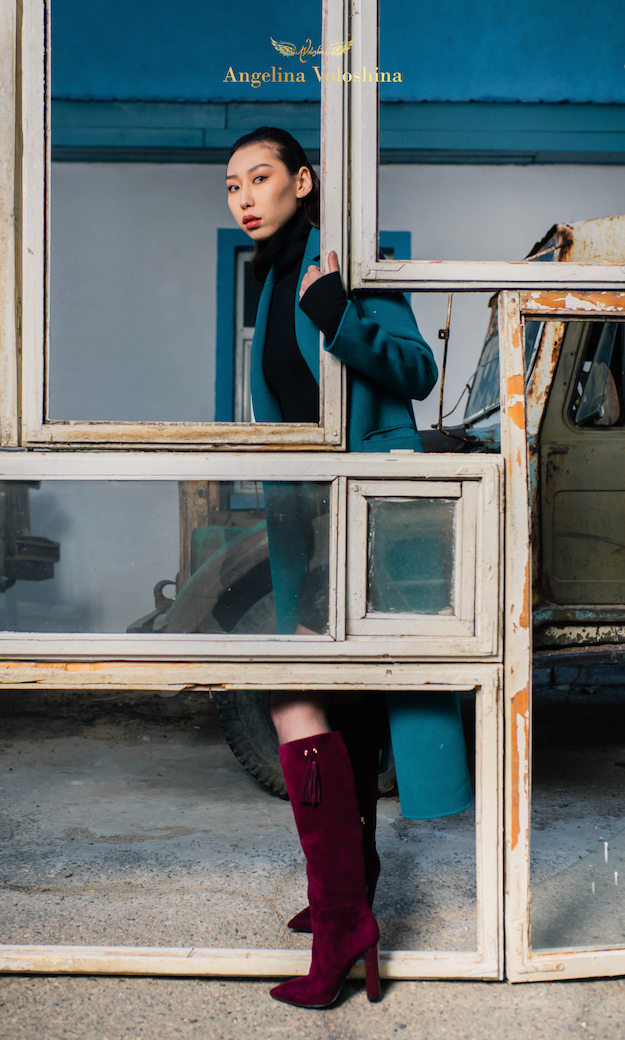 Angelina Voloshina энэ намар-өвлийн онцлох гутлуудыг харуулсан зураг авалт хийлээ (фото 5)
