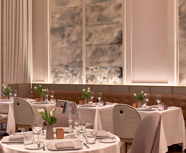 Тунгалаг буудал: Нью-Йоркийн Baccarat Hotel & Residences (фото 3)