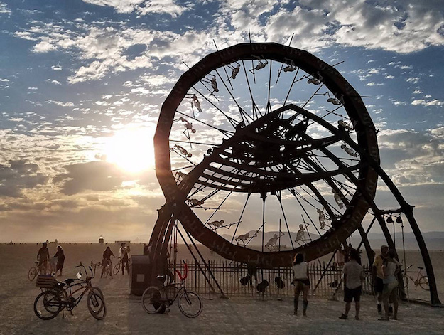 Burning Man 2017 наадам дээрх гайхалтай урлагийн бүтээл ба инсталляцууд (фото 9)
