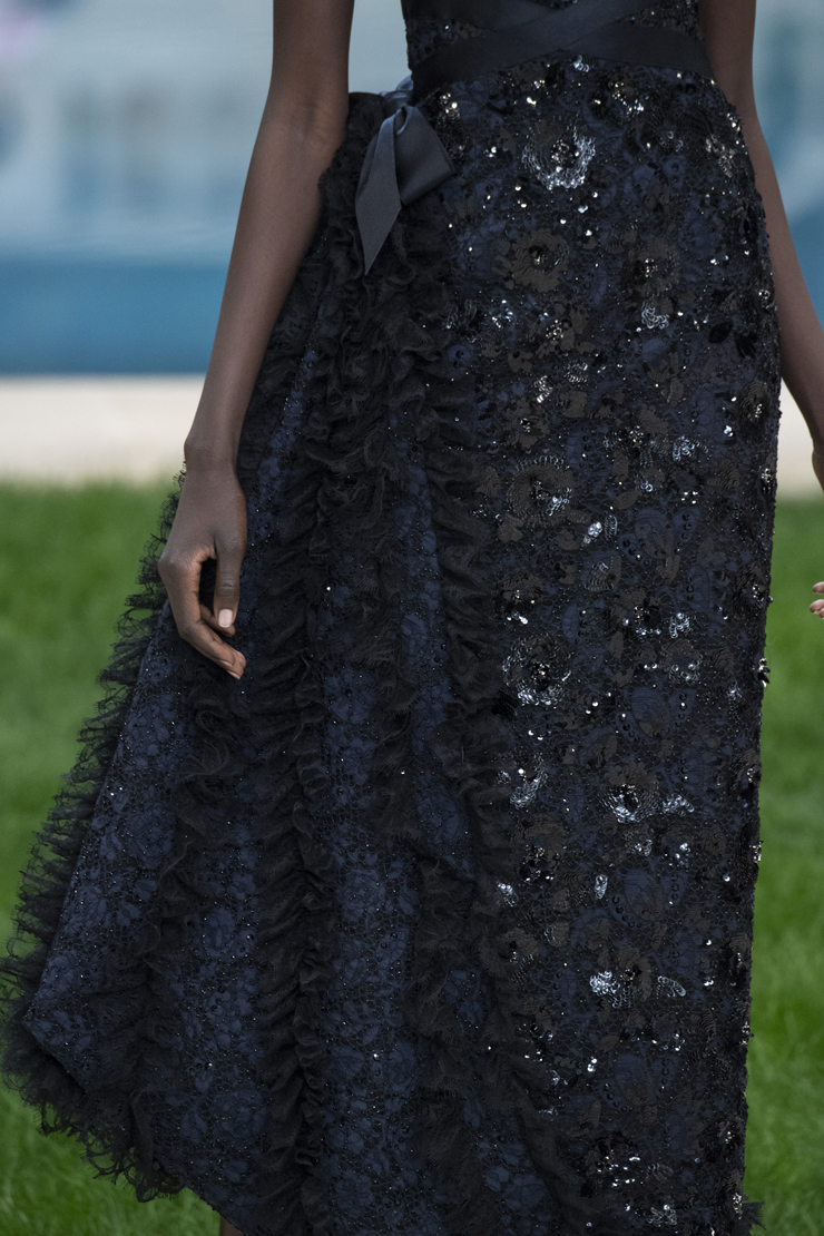 Ойроос харцгаая: Chanel Couture, хавар-зун 2019 (фото 10)