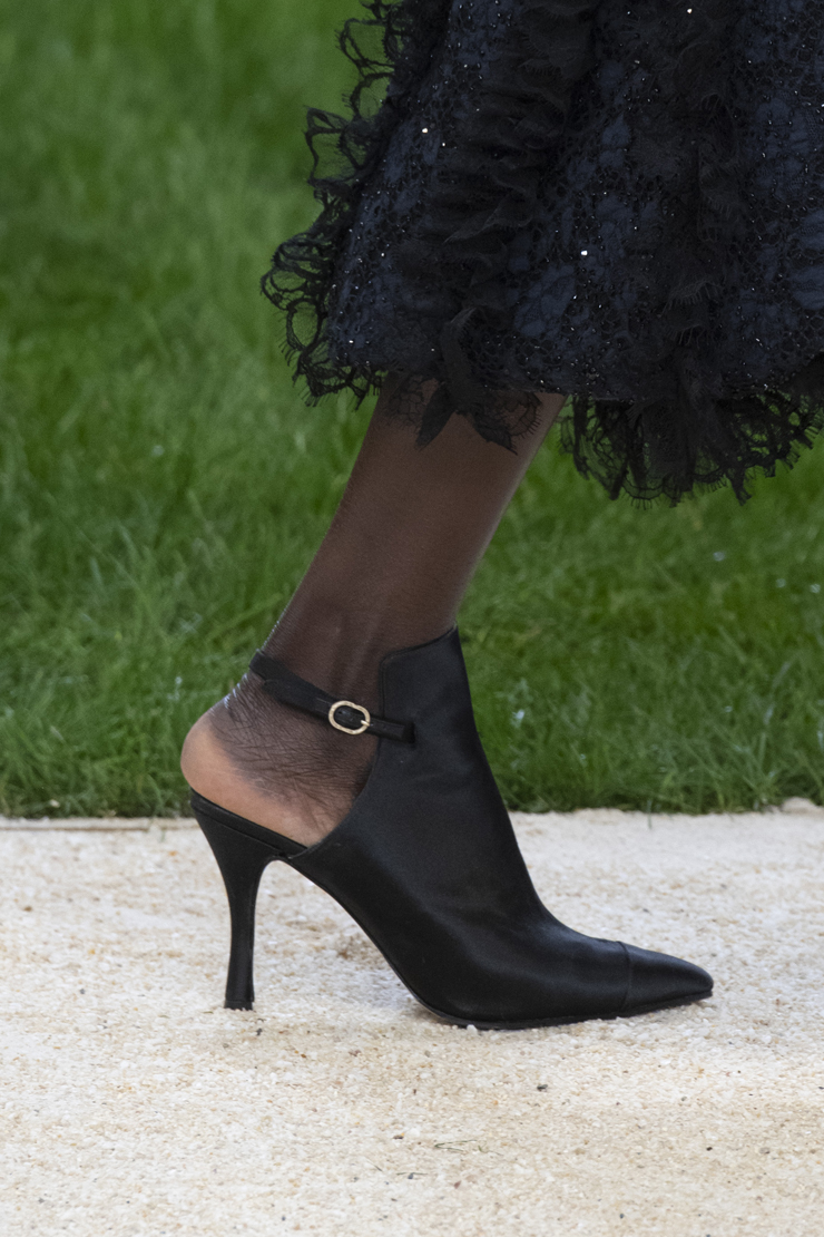 Ойроос харцгаая: Chanel Couture, хавар-зун 2019 (фото 11)