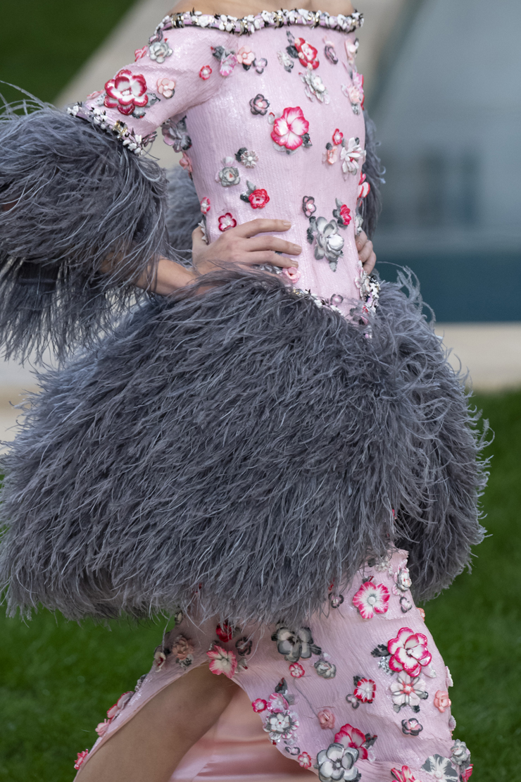 Ойроос харцгаая: Chanel Couture, хавар-зун 2019 (фото 12)