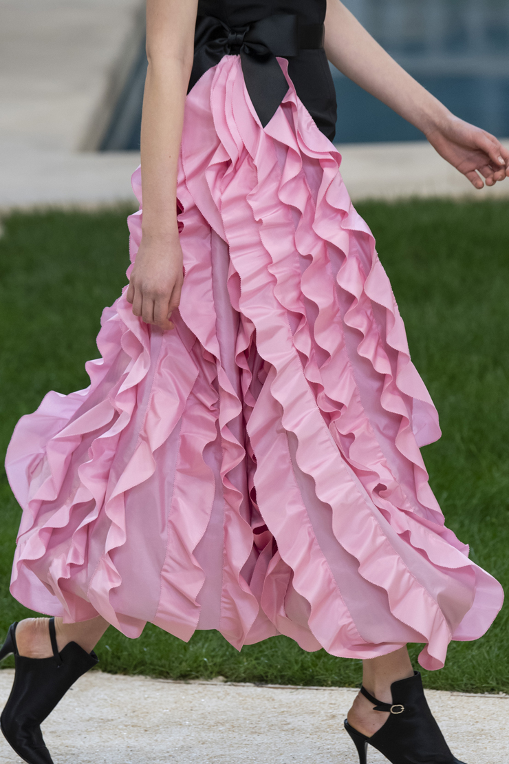 Ойроос харцгаая: Chanel Couture, хавар-зун 2019 (фото 9)