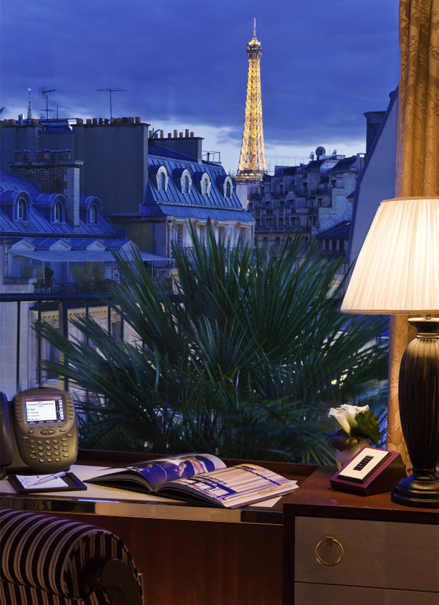 Парис хотоор аялж буй жуулчдын анхааралд: Hotel Barriere Le Fouquet’s зочид буудал (фото 1)
