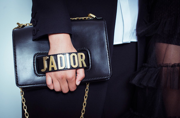 Мөрөөдлийн зүйл: Dior-ийн J'Adior гар цүнх (фото 1)