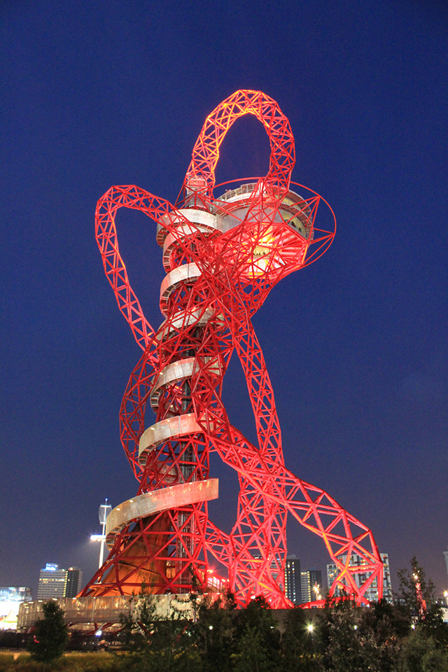 Лондончууд Аниш Капурын цамхагт аварга гулсуур хийнэ (фото 2)