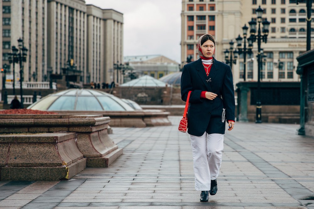 Street style: Москвагийн загварын долоо хоног дээрх шилдэг төрхүүд (фото 20)