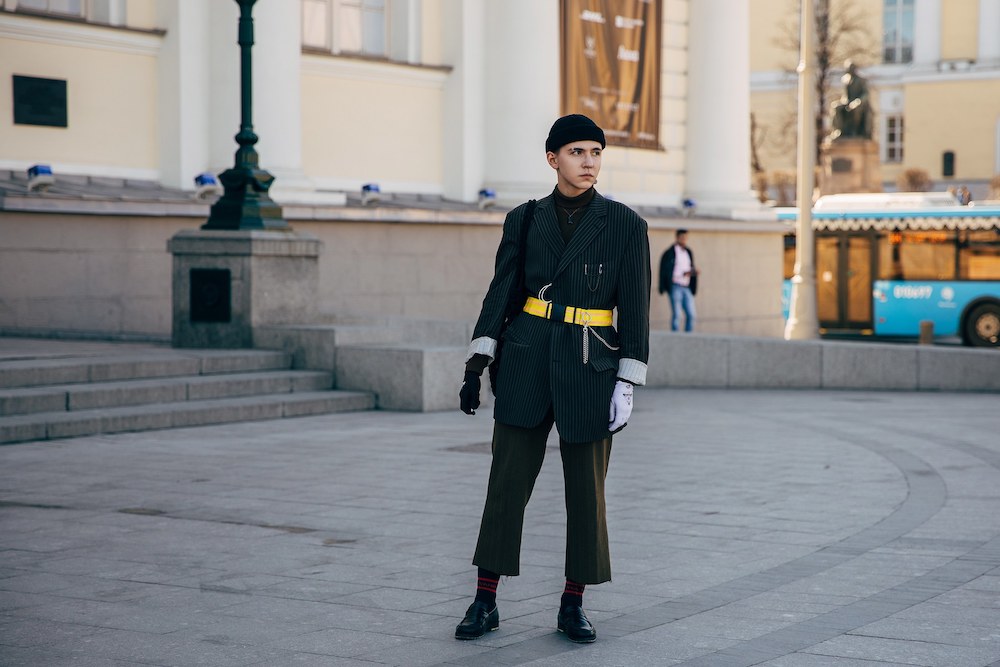 Street style: Москвагийн загварын долоо хоног дээрх шилдэг төрхүүд (фото 28)