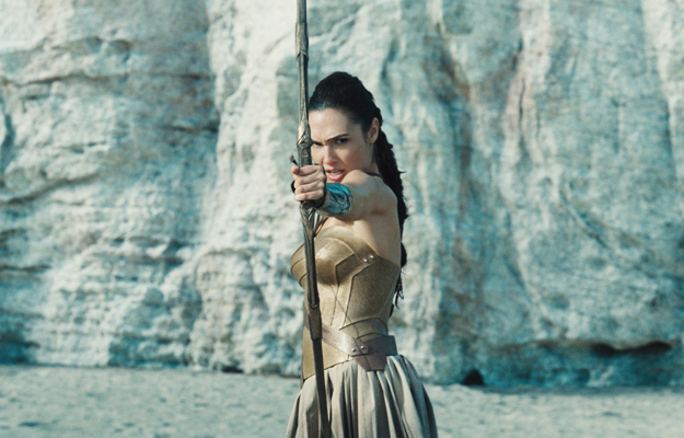 Феминизмийн бэлгэ тэмдэг: “Wonder Woman” киноны эргэн тойронд дэгдсэн шуугианууд (фото 5)