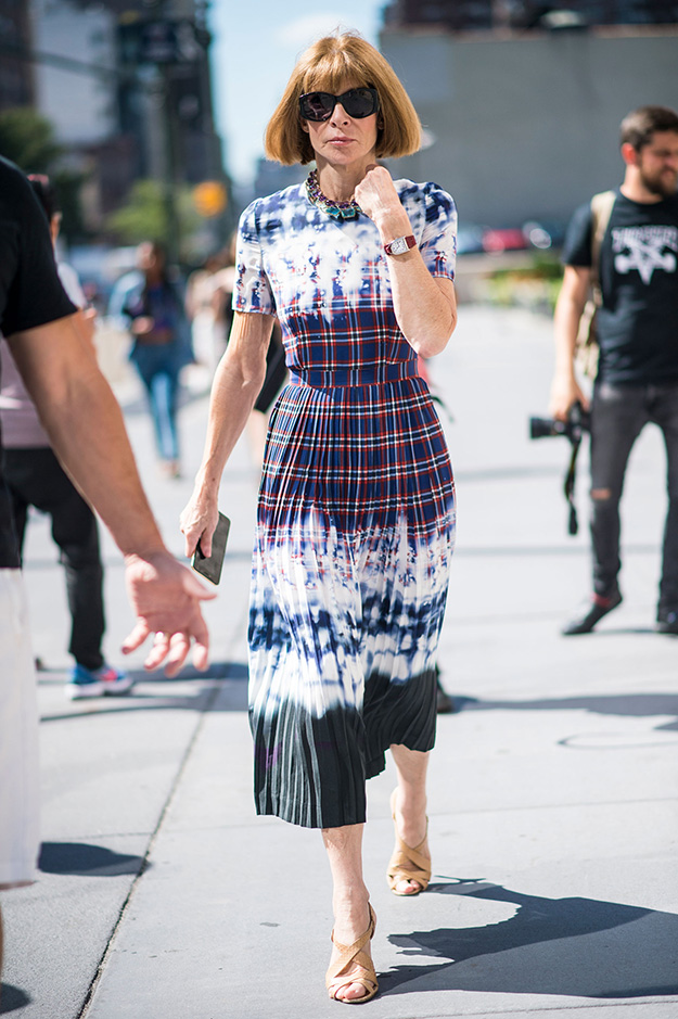 Нью-Йоркийн загварын долоо хоногийн зочид хэрхэн хувцасладаг вэ: Street Style. Тавдугаар хэсэг (фото 21)