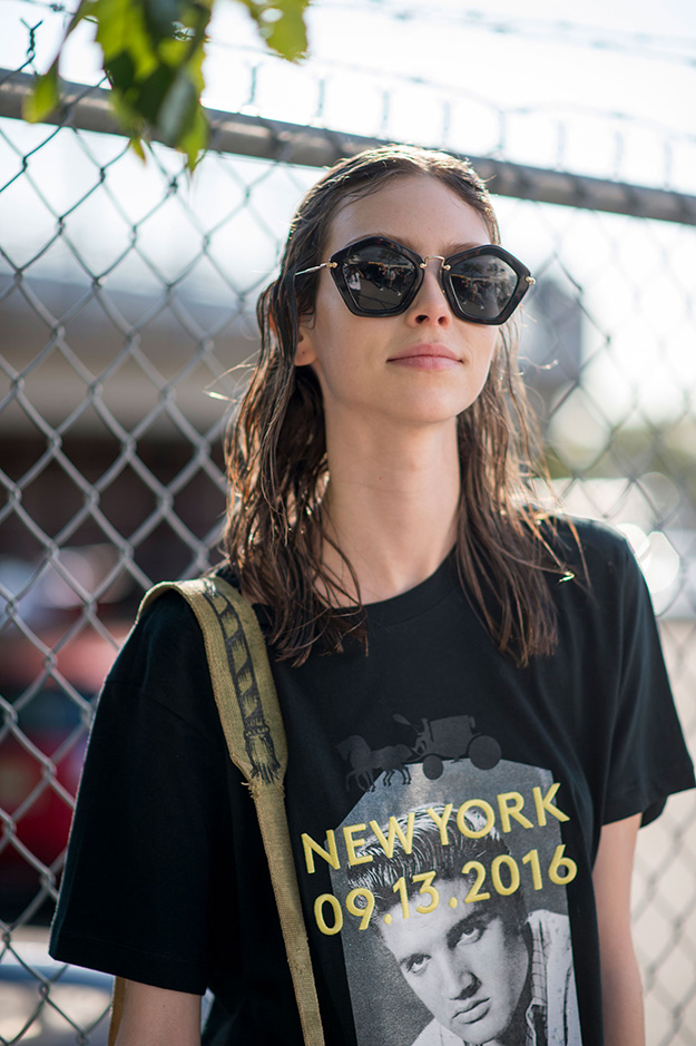 Нью-Йоркийн загварын долоо хоногийн зочид хэрхэн хувцасладаг вэ: Street Style. Тавдугаар хэсэг (фото 4)