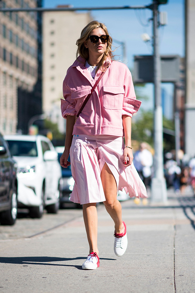 Нью-Йоркийн загварын долоо хоногийн зочид юу өмсдөг вэ: Street Style. Зургаадугаар хэсэг (фото 20)