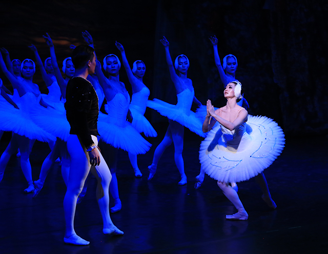 Баяртай эго: Хунт нуур ба бусад балетыг хүмүүс яагаад үздэг вэ? (фото 1)