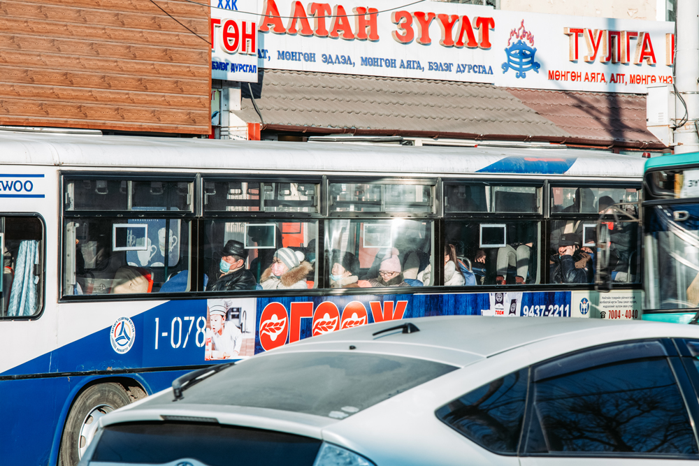 Фото сурвалжилга: Улаанбаатарчууд халдварт өвчнөөс хэрхэн сэргийлж байна вэ (фото 18)