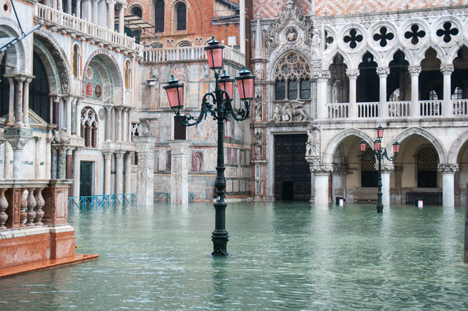 Венец живж байна: Усны түвшин 187 см хүртэл нэмэгджээ (фото 1)