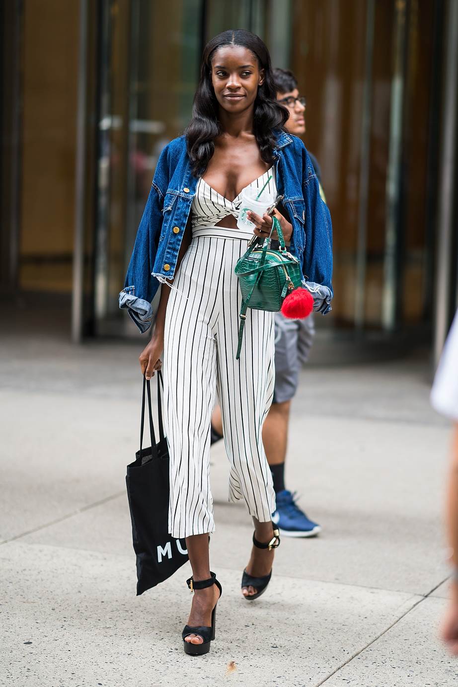 Street style: Victoria’s secret 2018 шоуны сонгон шалгаруулалт эхэллээ (фото 47)