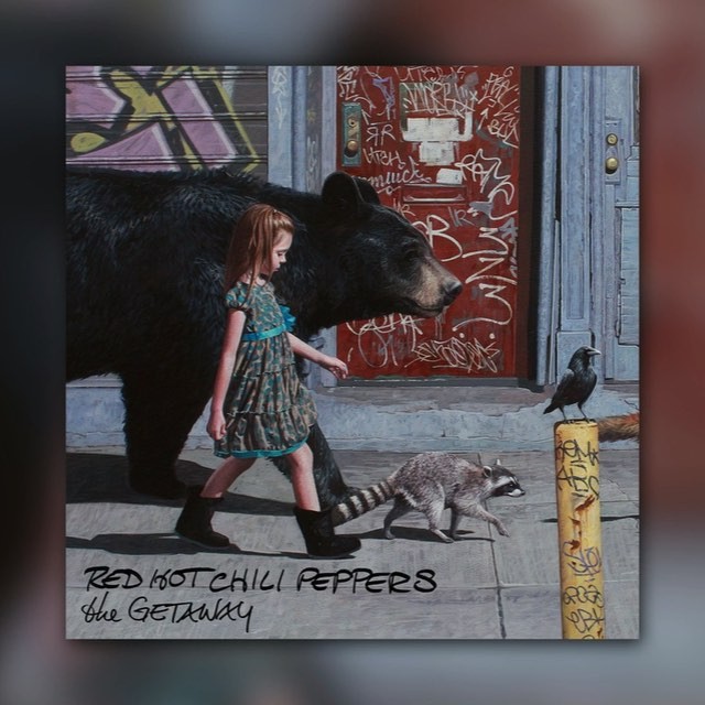 Red Hot Chili Peppers хамтлаг Dark Necessities нэртэй шинэ сингл гаргасан байна. Энэхүү дуу нь тус хамтлагийн зургаадугаар сарын 17-нд худалдаанд гарах The Getaway нэртэй шинэ цомогт багтжээ. "Dark Necessities" new single from Red Hot Chili Peppers' upcoming album "The Getaway". @redhotchilipeppers #darknecessities #thegetaway