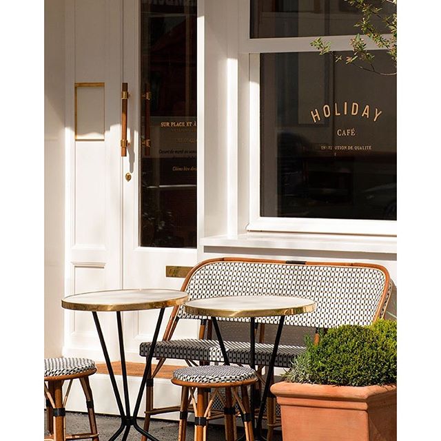 Holiday Magazine сэтгүүл Парис хотод кафе нээлээ.
Holiday Magazine Opens Café in Paris.

@holidaymagazine #holidaycafe #cafe #paris