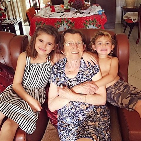 Happy birthday to the sweetest person ever !!! Feliz aniversário Vó Joana !!!!         Te amamos infinitamente !!! #92yearsold