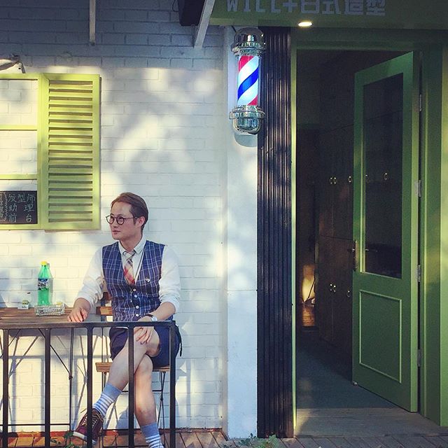Super chic barber shop in Beijing   #ChanelinBeijing #ParisInRome #巴黎在罗马