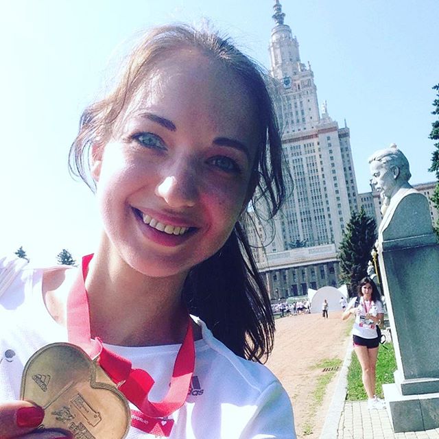 Я сегодня целый день впитываю позитив ваших постов, мои дорогие #бегущиесердца   Пальцы ломит, но я не сдаюсь. Хочу увидеть, прочитать и поставить    на КАЖДОМ ПОСТУ       Пусть этот позитив вернётся ко всем вам в сто крат! А мы с нашей мега- женщиной @polinakitsenko уже СТРОИМ планы на следущий год. Надеюсь, что вы снова будете с нами    with @repostapp.
   
Финиш!  Кажется сегодня улыбка не сходила с моего лица ни на секунду!  Этот забег - прекрасный пример того, как можно совместить приятное и полезное!Абсолютно все участники этого мероприятия получили свою выгоду и в то же время результатом его стали 37 млн рублей, которые пойдут на помощь детям с особенностями в развитии. Это так радостно и хочется бежать ещё и еще     #бегущиесердца #бегущиесердца2016 #бежимсосмыслом #ясоздаюсебя
