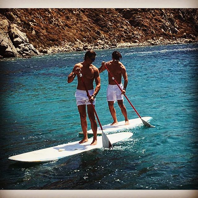  Synchronized paddling             @privategg   nice photo skills     