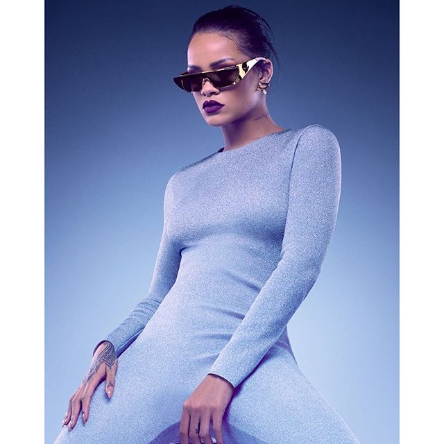 Рианна Dior-ын шинэ бичлэгт

Дэлгэрэнгүйг www.buro247.mn-c

Rihanna for Dior sunglass collection campaign