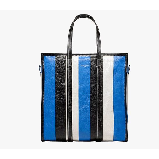 Мөрөөдлийн зүйл: Balenciaga-гийн аксесуарын цуврал.

Wishlist: Balenciaga's new Bazar accessory collection.

#bazar #wishlist #shopperbag
