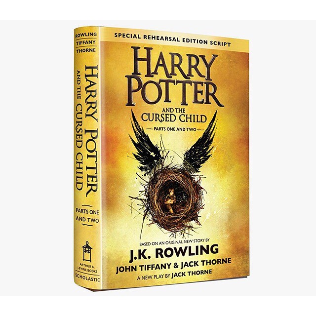 "Harry Potter and the Cursed Child" буюу Харри Поттерын тухай өгүүлэх сүүлчийн ном худалдаанд гарчээ. "Harry Potter and the Cursed Child" is now on sale.

#harrypotter #cursedchild #bookrelease