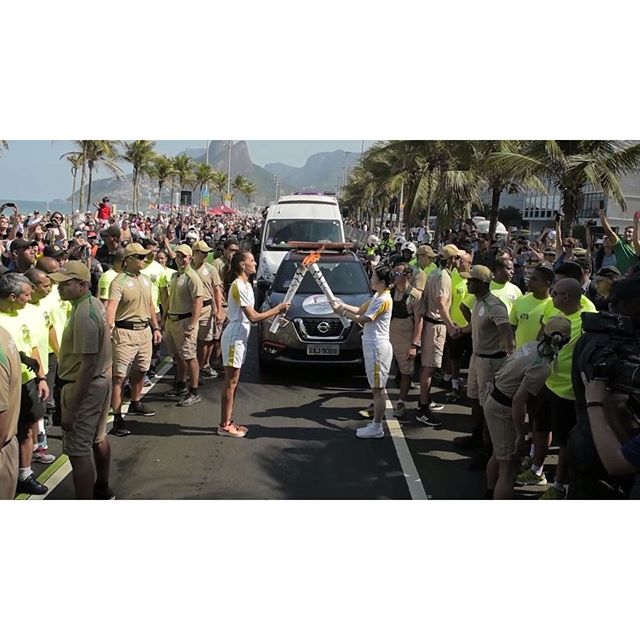 #BodyByIza at the Olympics! I'm so excited to share one of the most special experiences of my life- running with the #torch at the @olympics . Here's a recap of the special moments I documented for  @Voguemagazine and snapchat:voguemagazine. 
Stay tuned for more to come and you can catch it all exclusively on Vogue.com #BodyByIza nas olimpíadas !! Estou muito feliz por compartilhar uma das experiências mais especiais da minha vida que foi carregar a tocha olímpica.  Aqui está um resumo dos momentos mais especiais que eu estou documentando para a @Voguemagazine e Snapchat: voguemagazine. Vídeos 
Fiquem ligados porque tem mais por vir!! Confiram tudo na Vogue.com 
#Olympics #RioDeJaneiro #Vogue 
#Rio2016 #filme @cabelo8588
