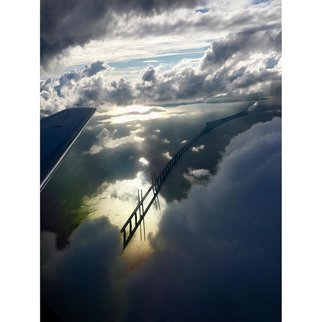 ØRESUND BRIDGE FROM ABOVE

ØRESUND PUENTE DESDE ARRIBA