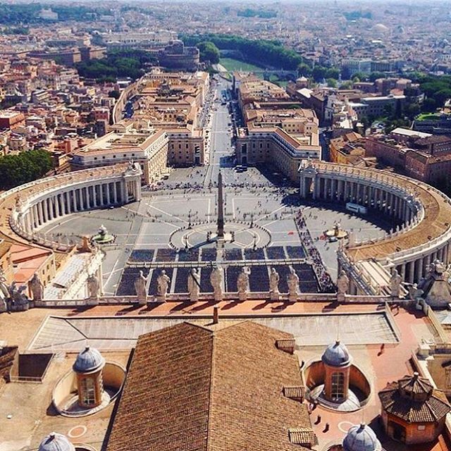 Vatican City, St Peter's Square     Praça de São Pedro , vista do alto da Basílica, no Vaticano   #roma #vaticancity #vatican #basilicadisanpietro #grateful