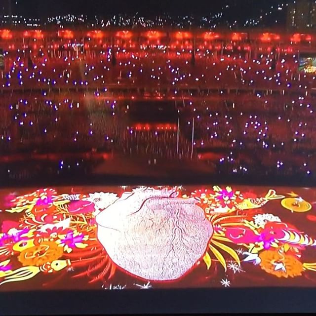 Que abertura linda! Esses jogos Paralímpicos já começaram muito bem. Que emoção! Estes atletas determinados, corajosos e extremamente dedicados são exemplo de que a força de vontade pode superar as adversidades que enfrentam, mostrando que tudo é possível quando você acredita em si mesmo. Que inspiração! Boa sorte a todos atletas paralímpicos e em especial aos nossos 270 atletas!! #JogosParalímpicos #ParalympicGames  
What a beautiful opening! The Paralympics are off to a great start. How exciting!! All of the athletes have shown amazing dedication, determination and courage! They are an example of how the power of their will can overcome the adversities they face while showing that anything is possible when you believe in yourself!! What an inspiration! Good luck to all and especially to our 270 athletes!